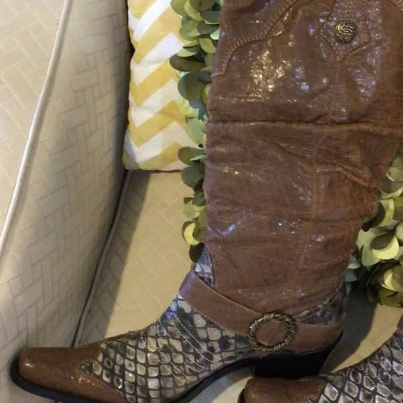 J. Renee boot - Picture 4 of 6